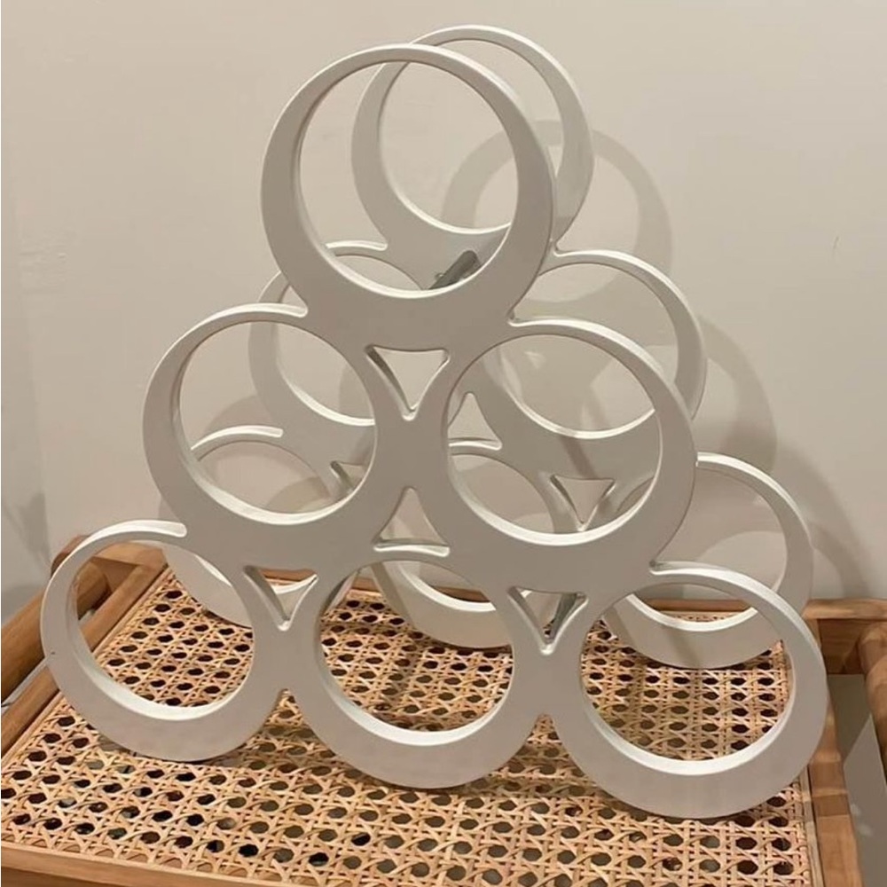Retro Wine Rack 🤍🍷